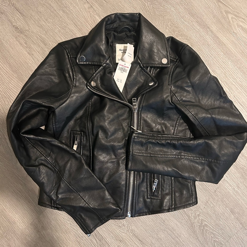 BRAND NEW WITH TAGS ABERCROMBIE AND FITCH LEATHER JACKET